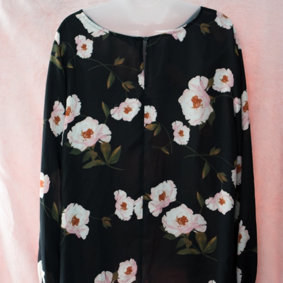 Classy Worthington Blouse - Picture 7 of 8